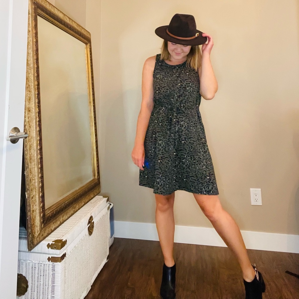 3/$25 🖤 Printed Waist Tied Dress